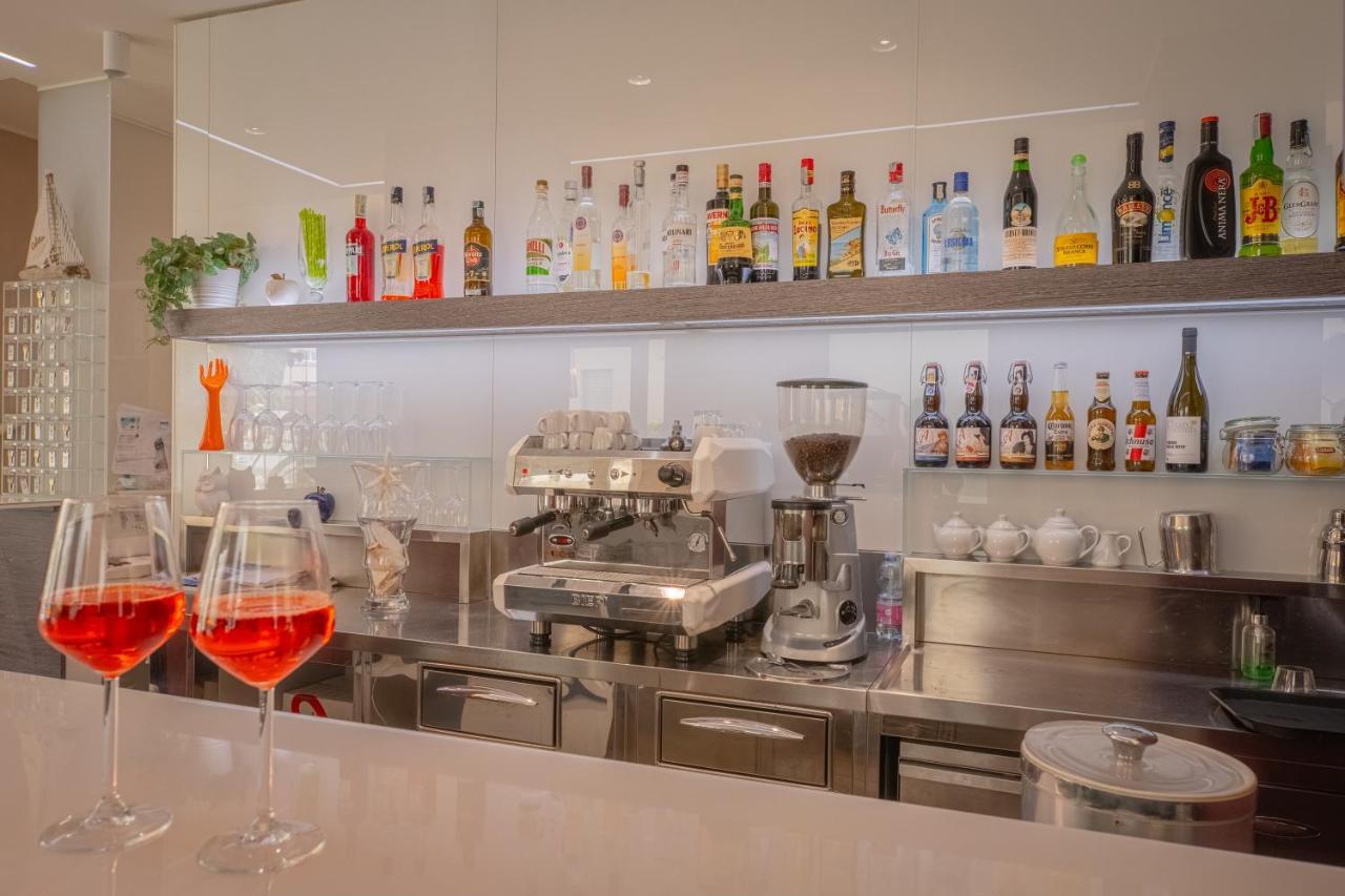 阿斯特拉酒店 米萨诺阿德里亚蒂科 外观 照片